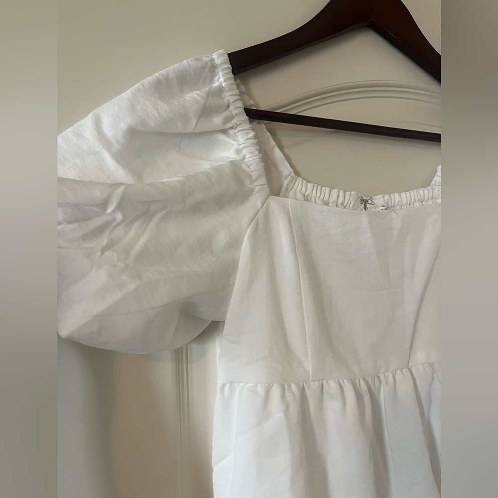 NEW! BP Brand White Rich
Balloon Sleeve Lined Mini Dress
Size Junior's medium - Picture 6 of 15